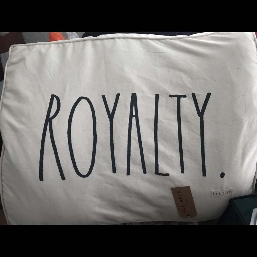 ❤️SOLD❤️ Rae Dunn Dog Bed